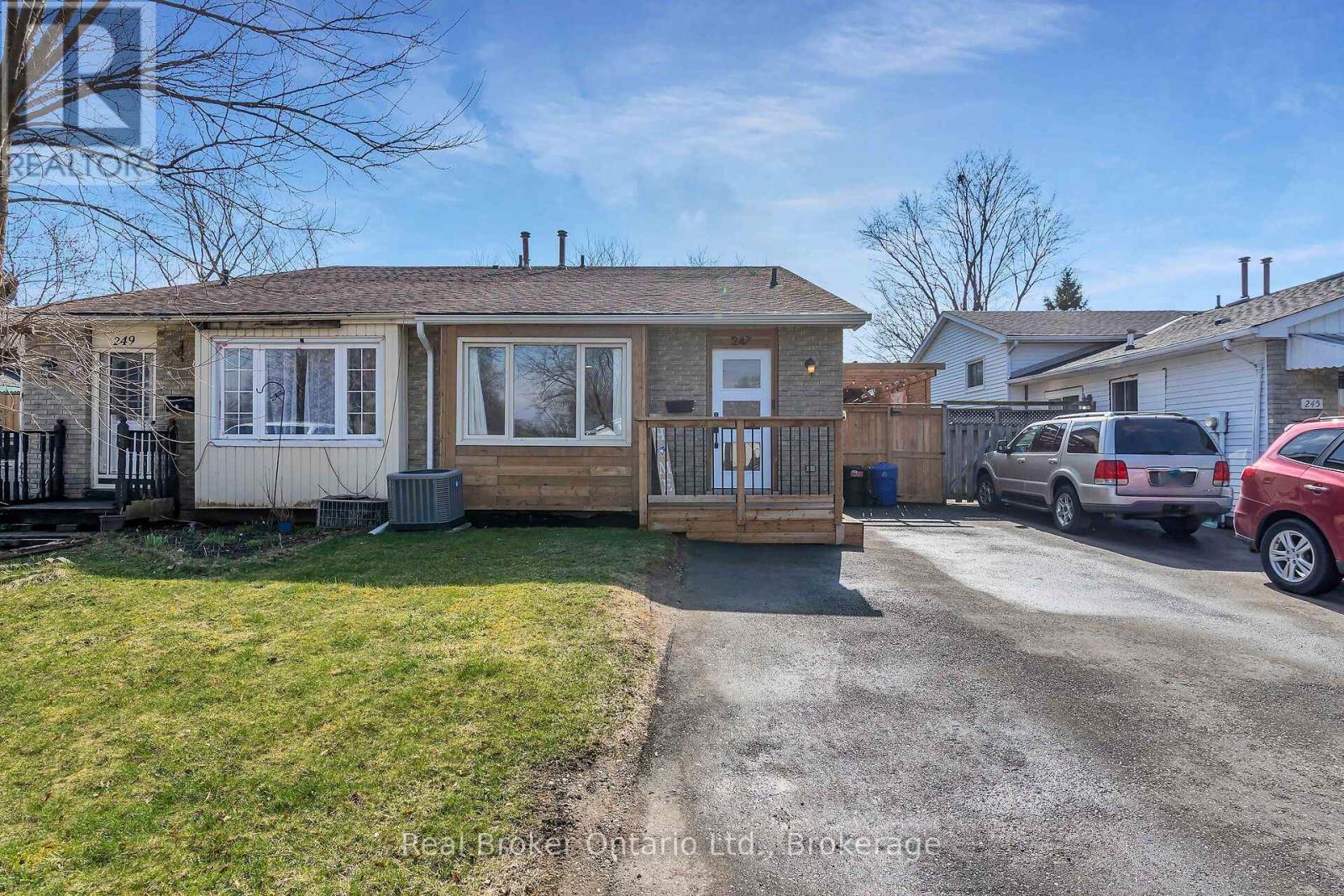 247 HERITAGE DRIVE, Kitchener, Ontario