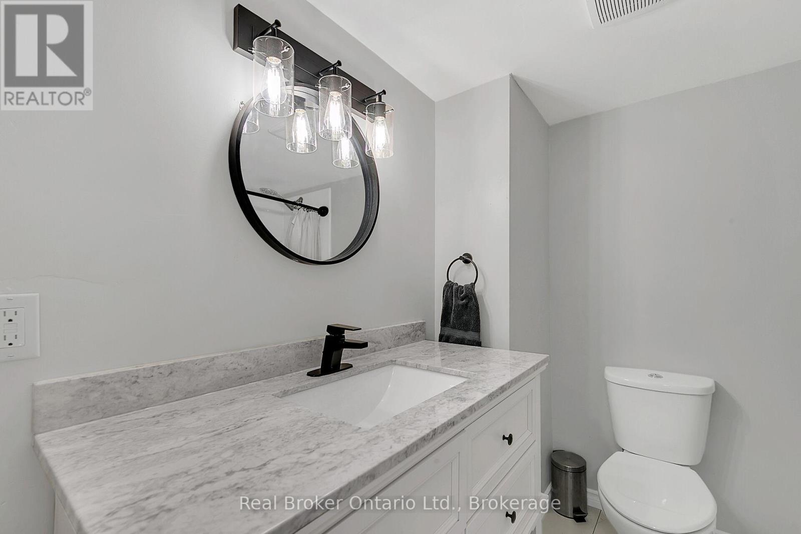 247 Heritage Drive, Kitchener, Ontario  N2B 3A9 - Photo 22 - X12099471