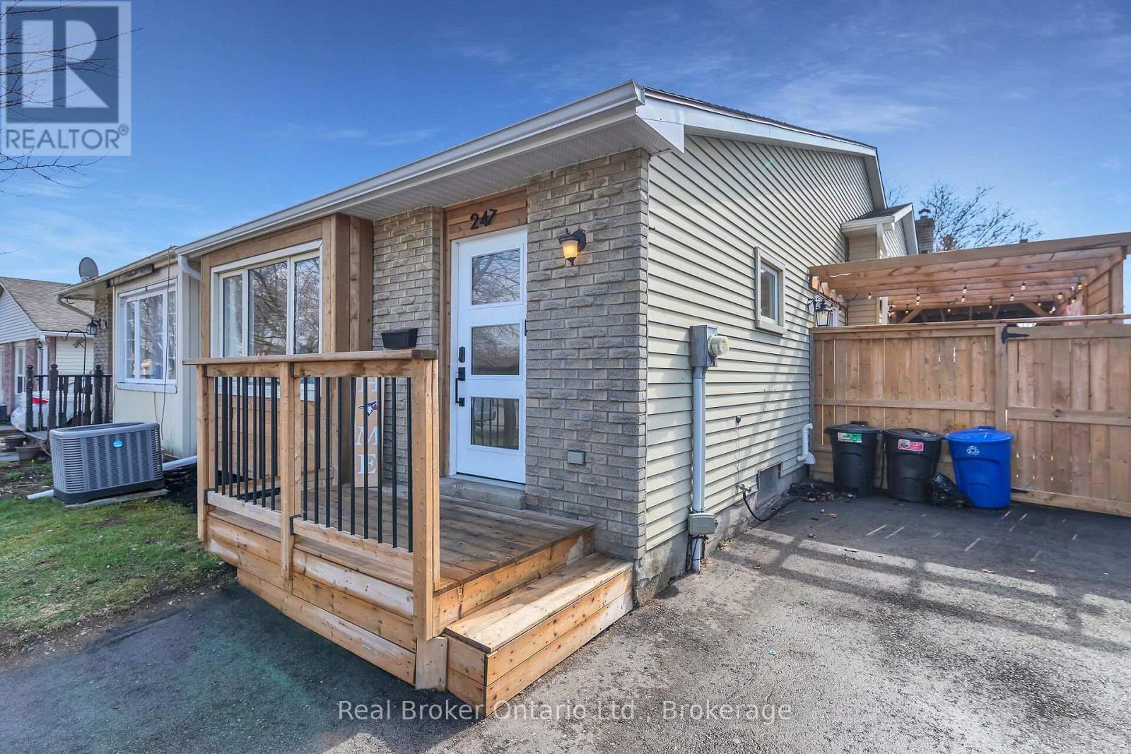 247 Heritage Drive, Kitchener, Ontario  N2B 3A9 - Photo 31 - X12099471