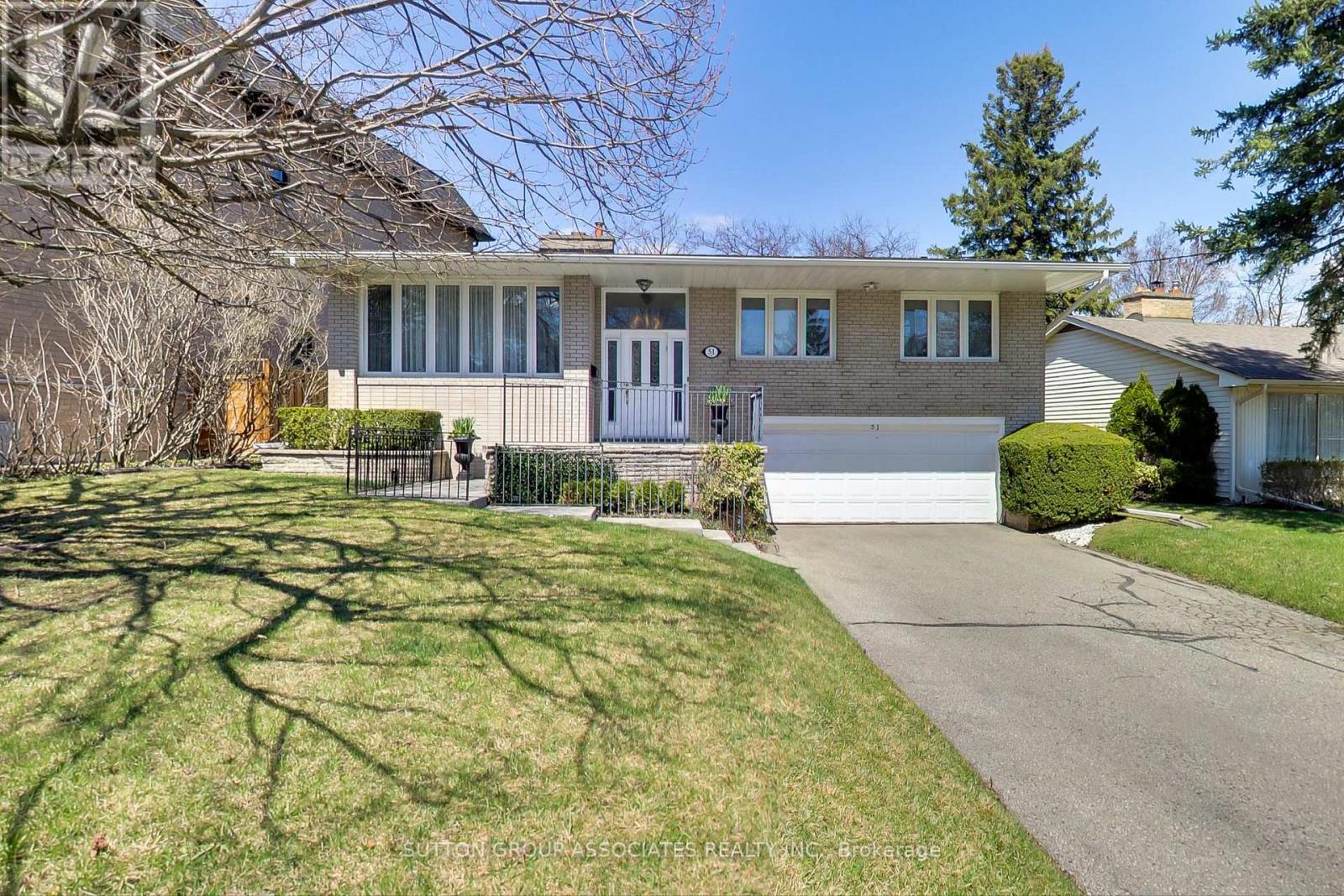 Property at 51 RAVENSCROFT CIRCLE image 1