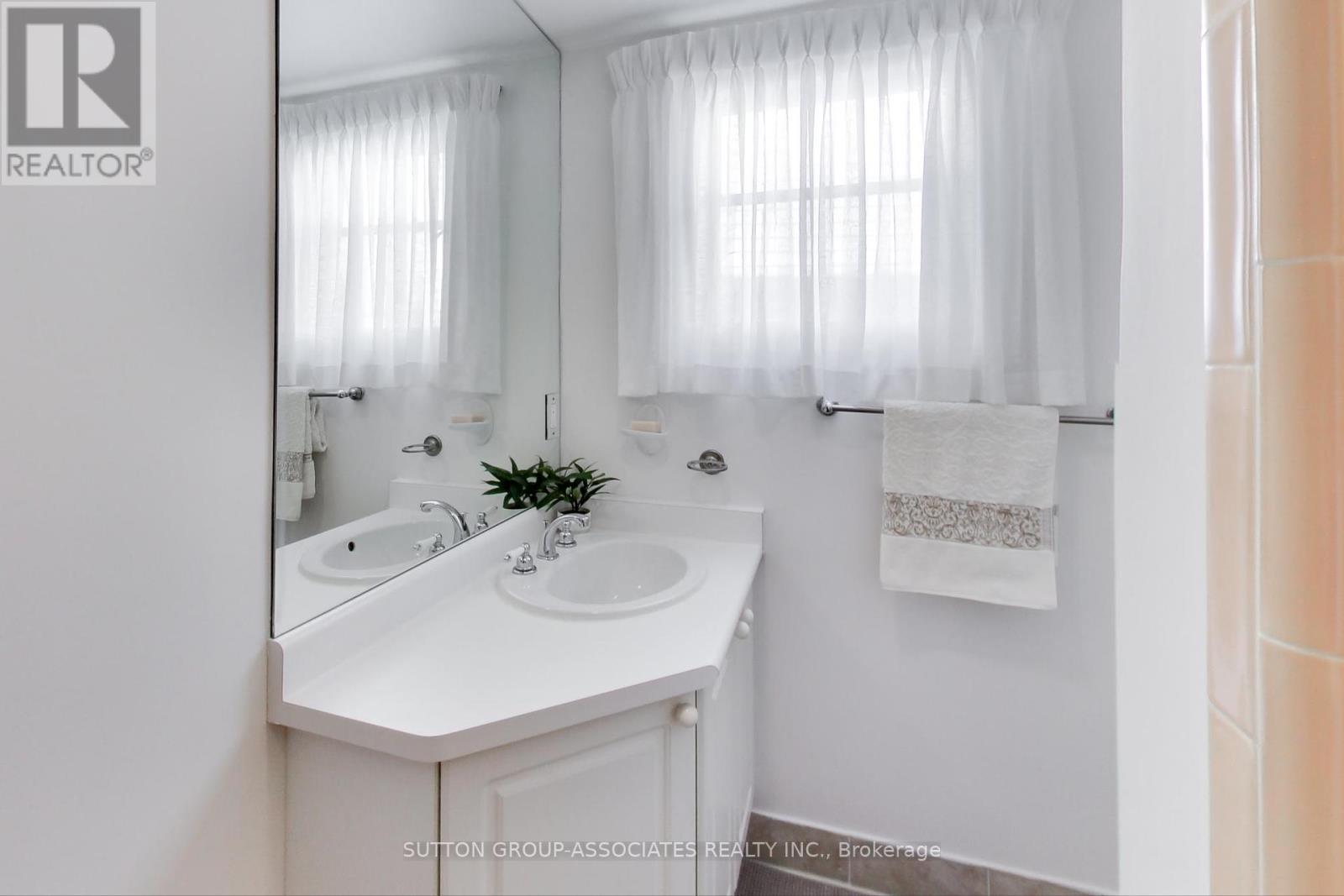 51 Ravenscroft Circle, Toronto, Ontario  M2K 1X1 - Photo 21 - C12099503