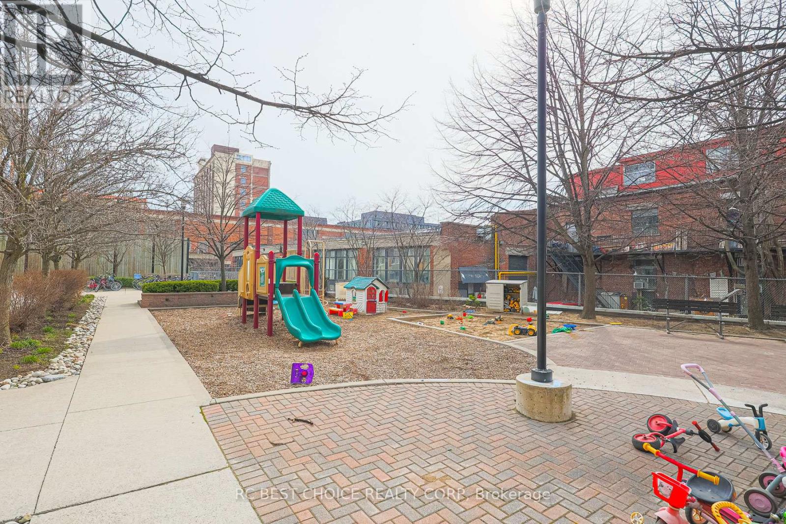 Property at 233 - 10 MERCHANT LANE image 2