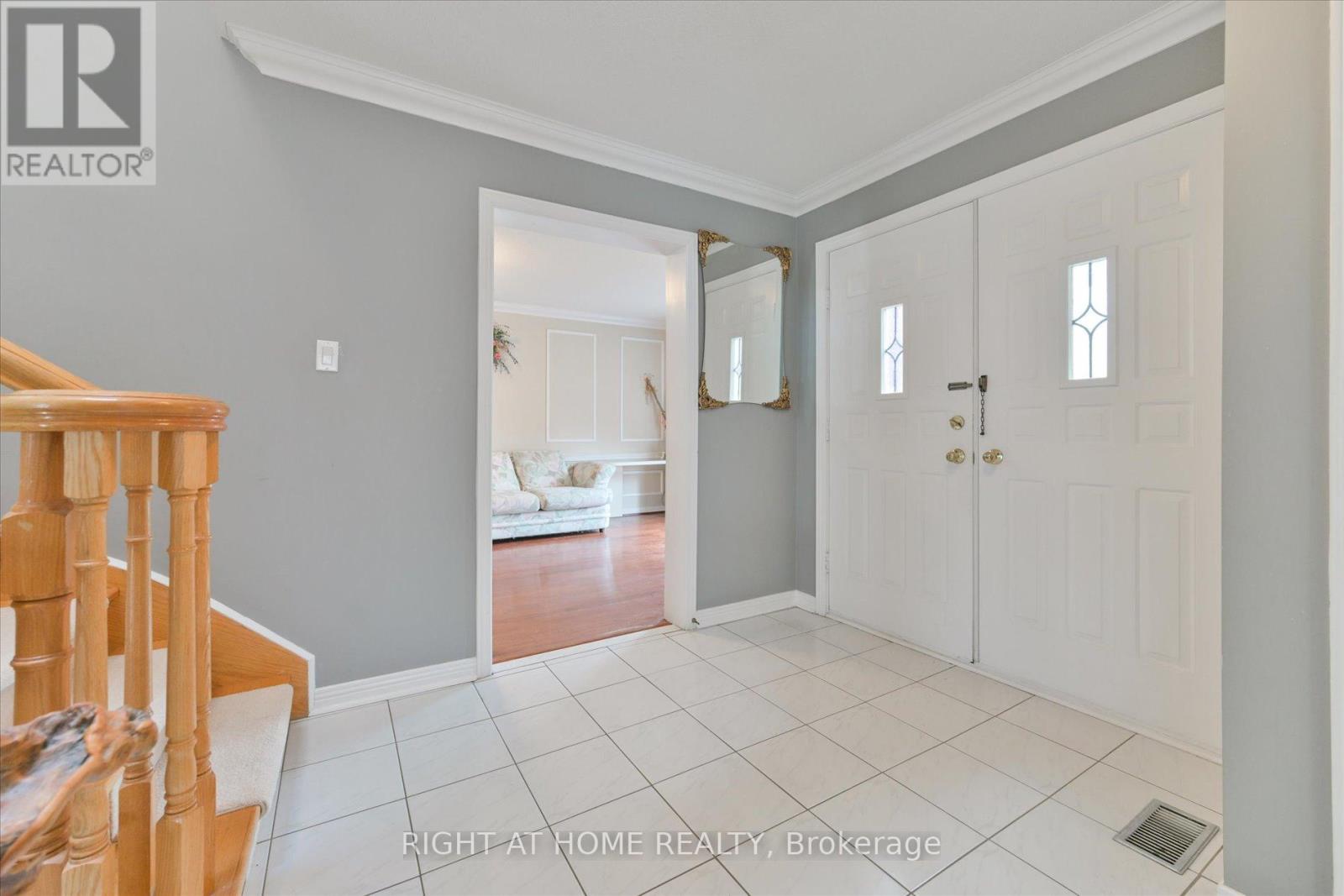 397 Patricia Avenue, Toronto, Ontario  M2R 2N1 - Photo 3 - C12099577