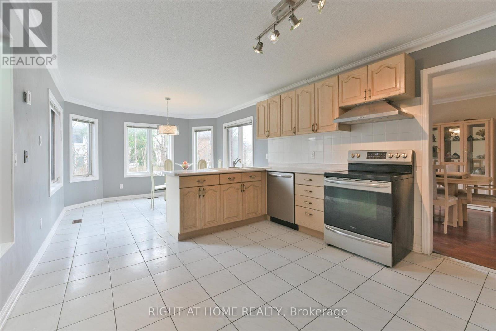397 Patricia Avenue, Toronto, Ontario  M2R 2N1 - Photo 7 - C12099577