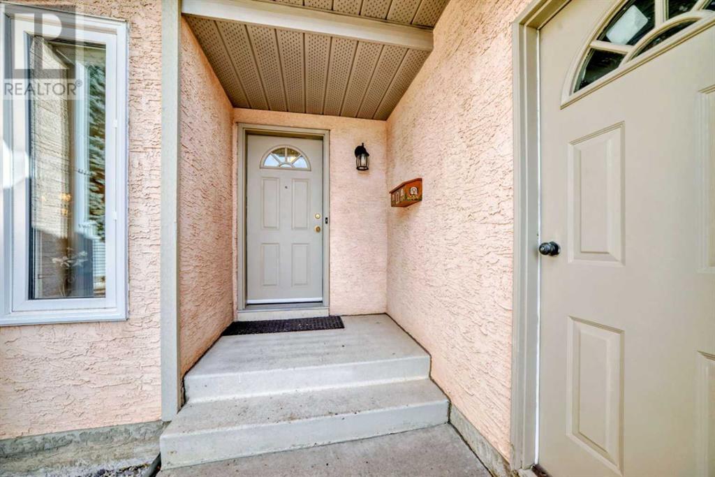 Property at 224 Eldorado Place NE image 2