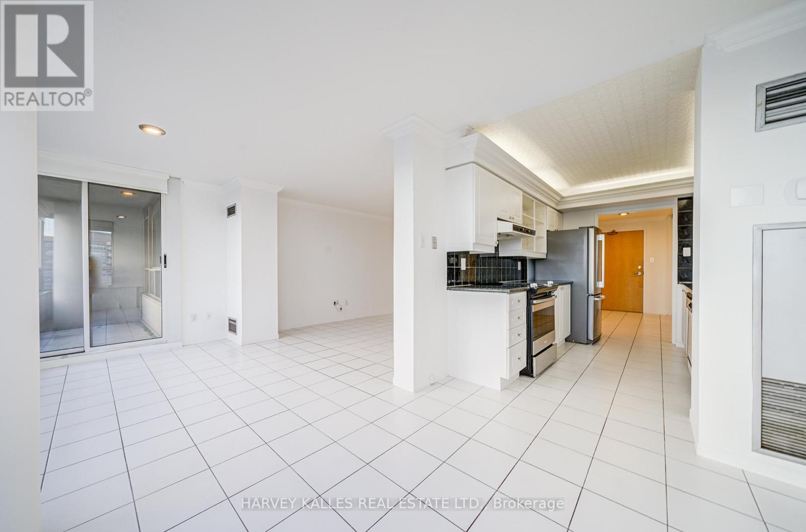 1204 - 11 Townsgate Drive, Vaughan (Crestwood-Springfarm-Yorkhill), Ontario  L4J 8G4 - Photo 17 - N12099483