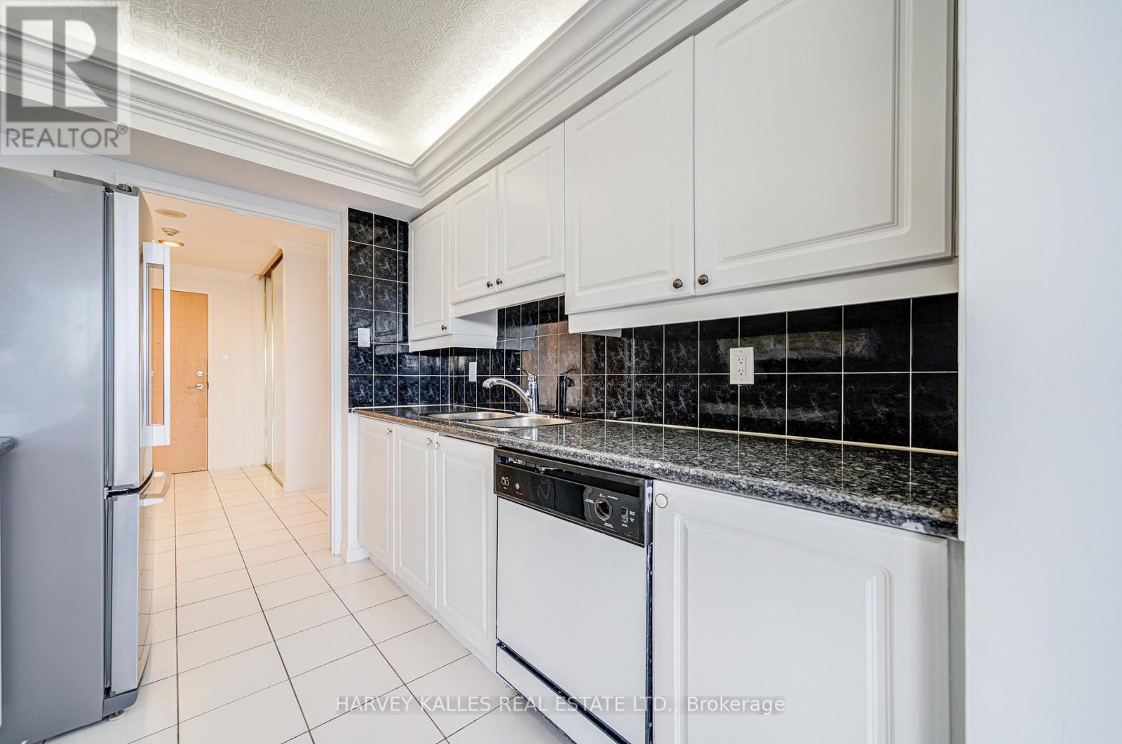 1204 - 11 Townsgate Drive, Vaughan (Crestwood-Springfarm-Yorkhill), Ontario  L4J 8G4 - Photo 21 - N12099483