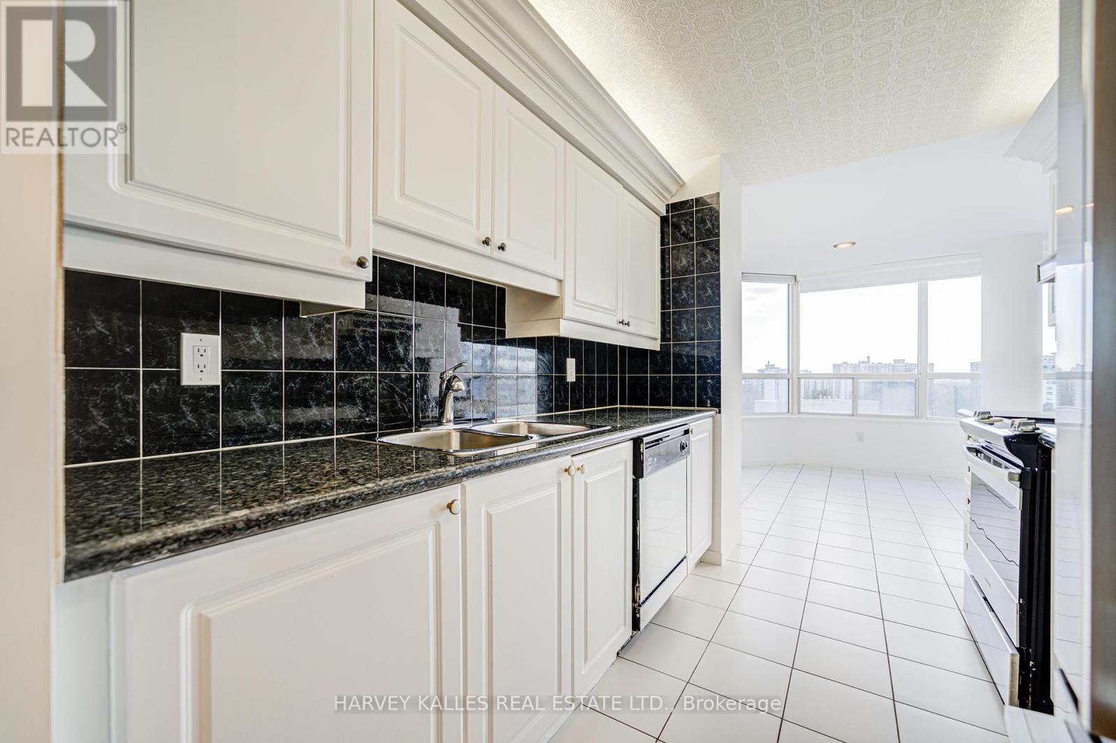 1204 - 11 Townsgate Drive, Vaughan (Crestwood-Springfarm-Yorkhill), Ontario  L4J 8G4 - Photo 23 - N12099483