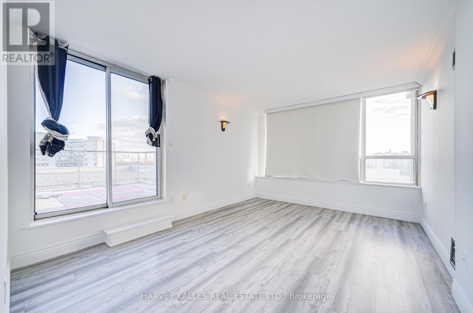 1204 - 11 Townsgate Drive, Vaughan (Crestwood-Springfarm-Yorkhill), Ontario  L4J 8G4 - Photo 25 - N12099483