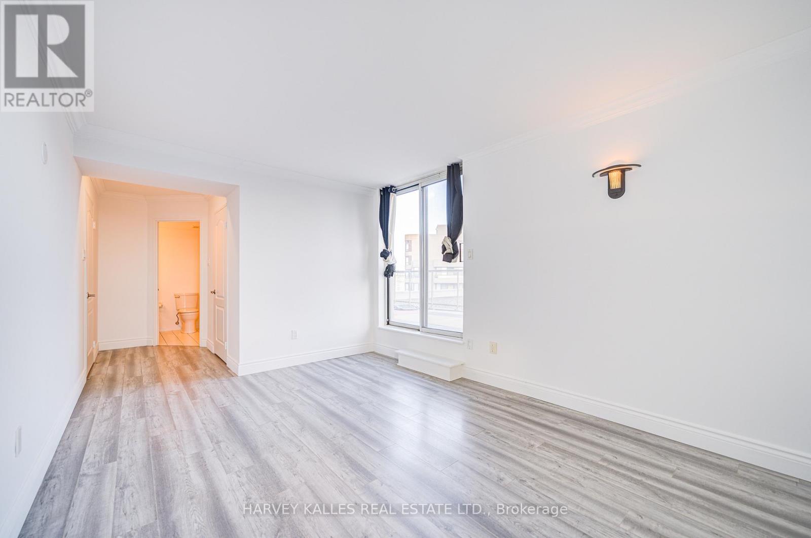 1204 - 11 Townsgate Drive, Vaughan (Crestwood-Springfarm-Yorkhill), Ontario  L4J 8G4 - Photo 27 - N12099483