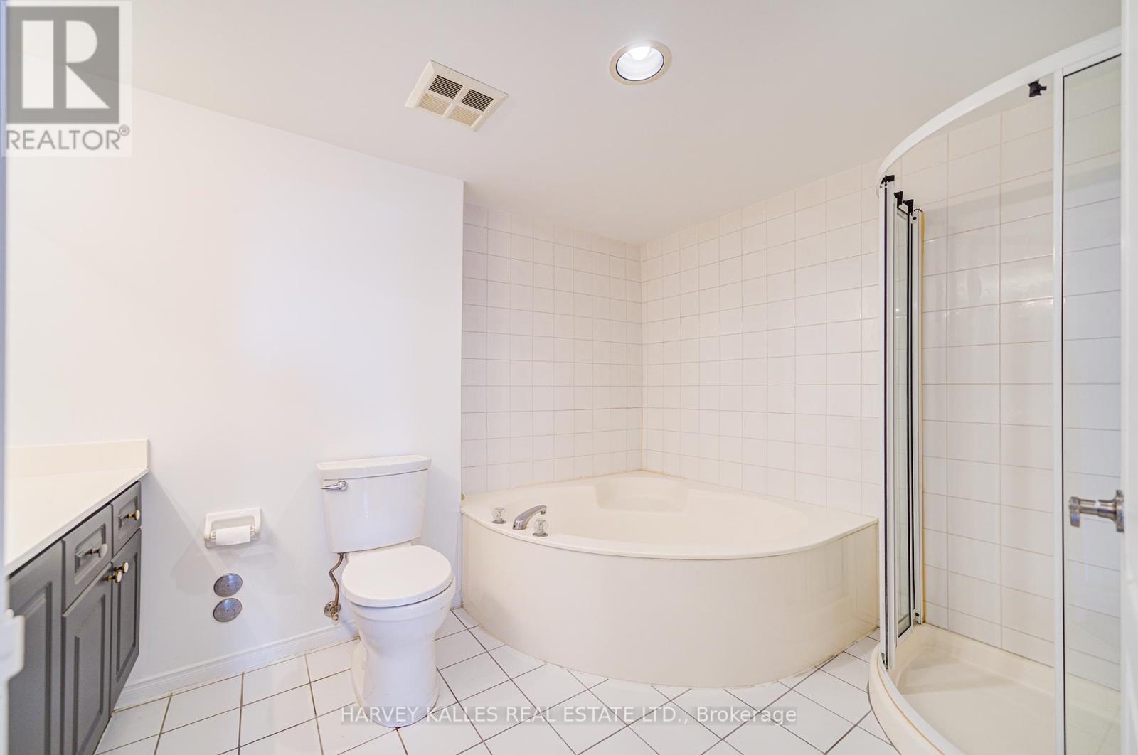 1204 - 11 Townsgate Drive, Vaughan (Crestwood-Springfarm-Yorkhill), Ontario  L4J 8G4 - Photo 28 - N12099483