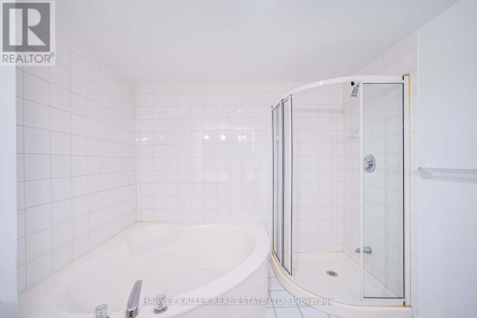 1204 - 11 Townsgate Drive, Vaughan (Crestwood-Springfarm-Yorkhill), Ontario  L4J 8G4 - Photo 31 - N12099483