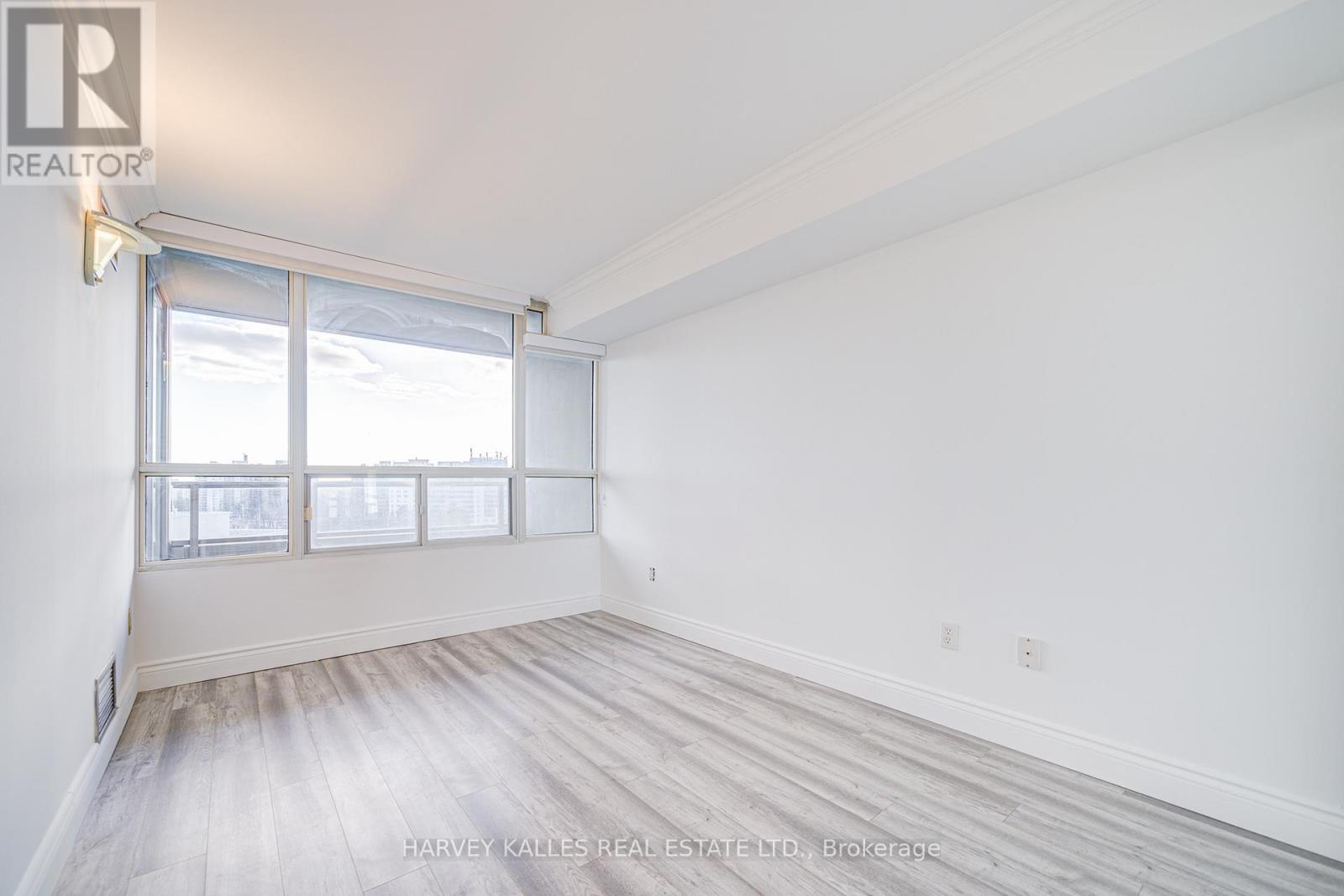 1204 - 11 Townsgate Drive, Vaughan (Crestwood-Springfarm-Yorkhill), Ontario  L4J 8G4 - Photo 35 - N12099483