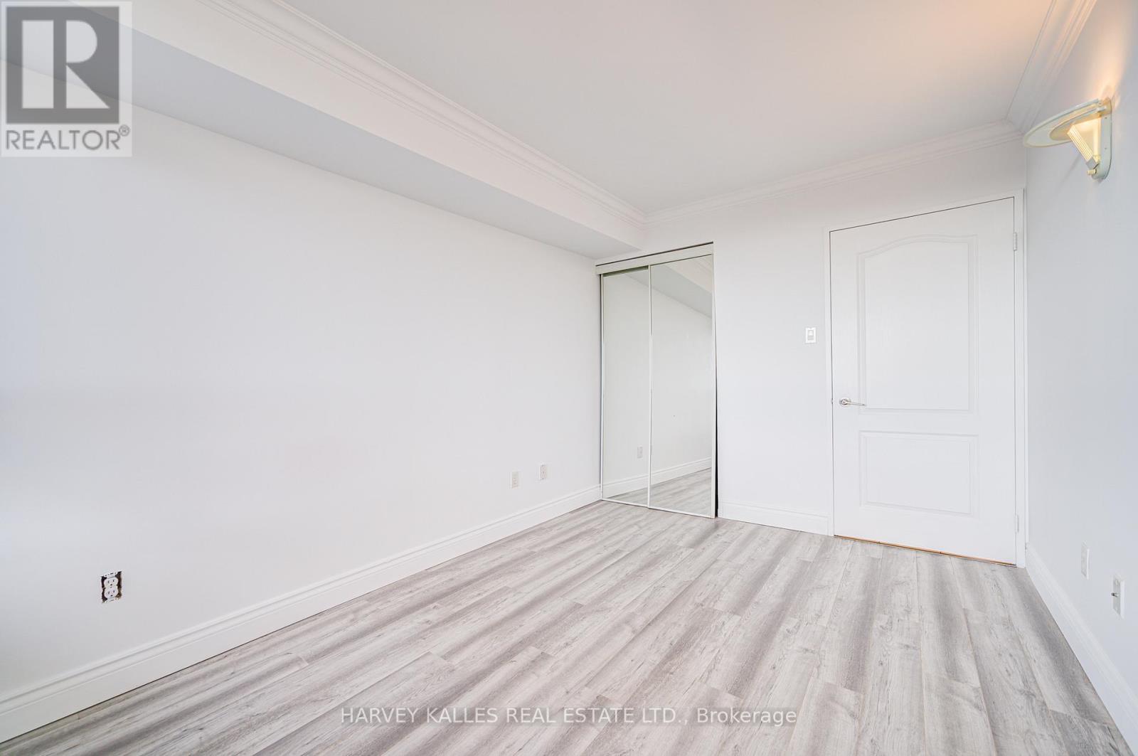1204 - 11 Townsgate Drive, Vaughan (Crestwood-Springfarm-Yorkhill), Ontario  L4J 8G4 - Photo 36 - N12099483