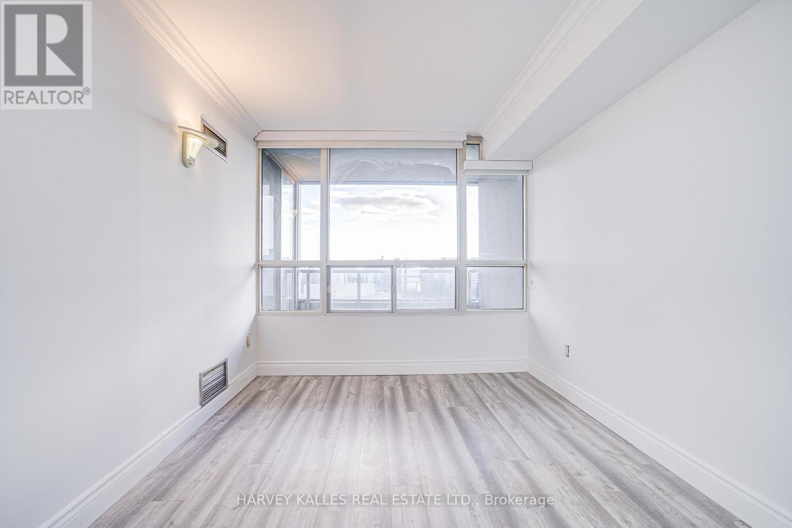 1204 - 11 Townsgate Drive, Vaughan (Crestwood-Springfarm-Yorkhill), Ontario  L4J 8G4 - Photo 37 - N12099483