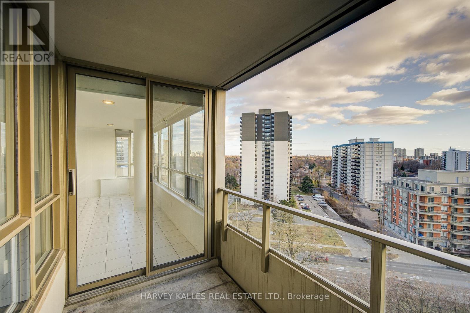 1204 - 11 Townsgate Drive, Vaughan (Crestwood-Springfarm-Yorkhill), Ontario  L4J 8G4 - Photo 38 - N12099483