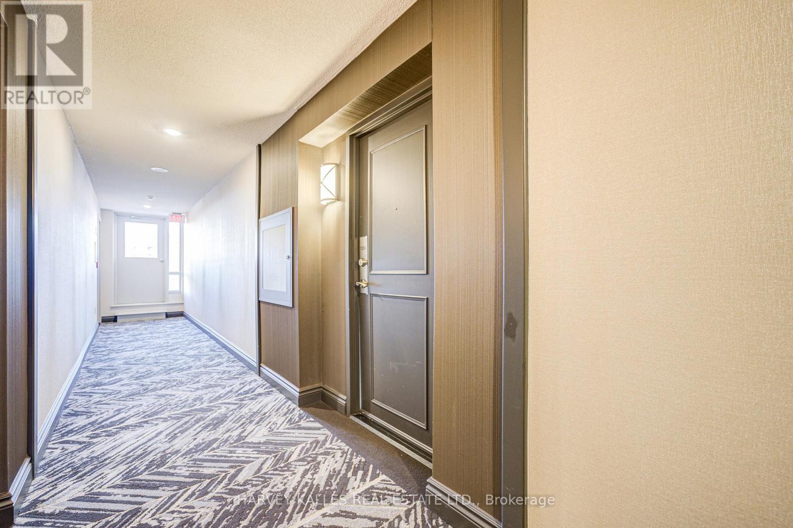 1204 - 11 Townsgate Drive, Vaughan (Crestwood-Springfarm-Yorkhill), Ontario  L4J 8G4 - Photo 5 - N12099483