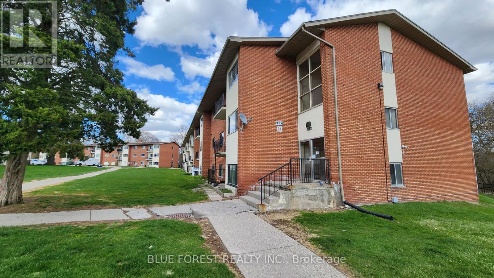 303 - 1174 Hamilton Road