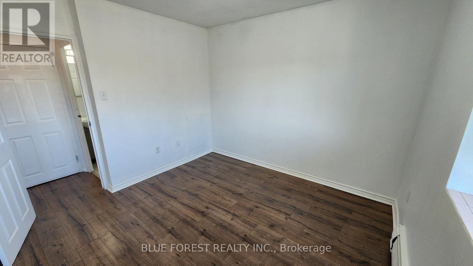 Photo 4 of 29 for 303 - 1174 Hamilton Road