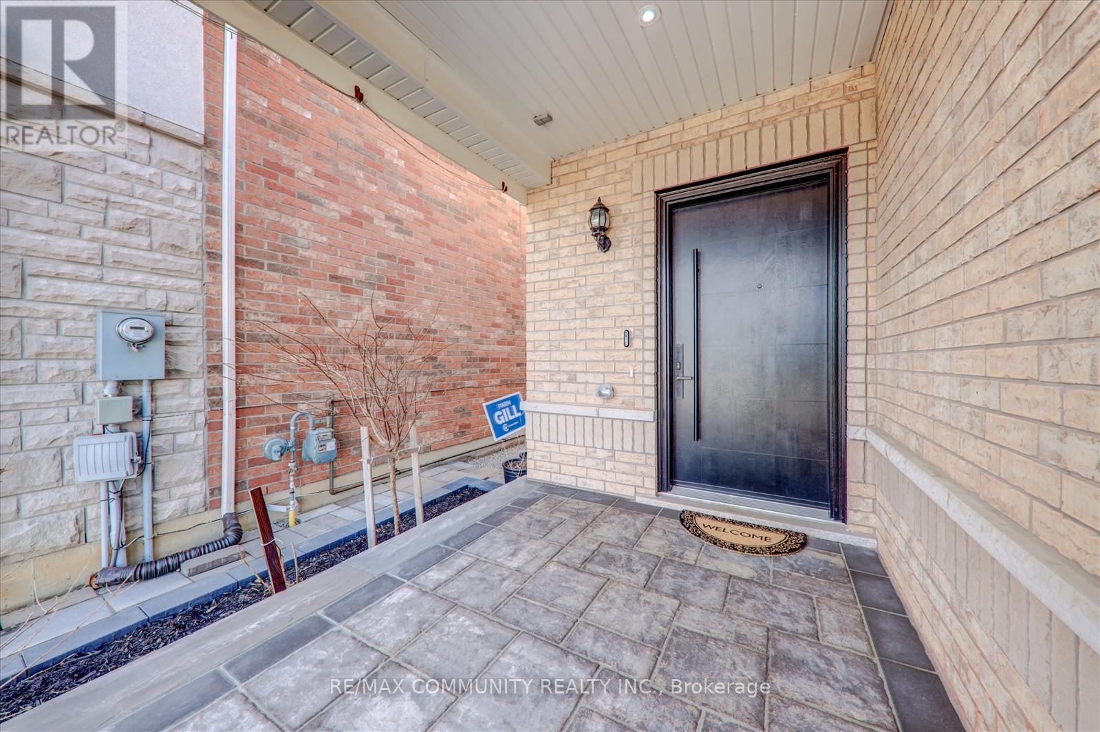 Property at 392 POWADIUK PLACE image 4