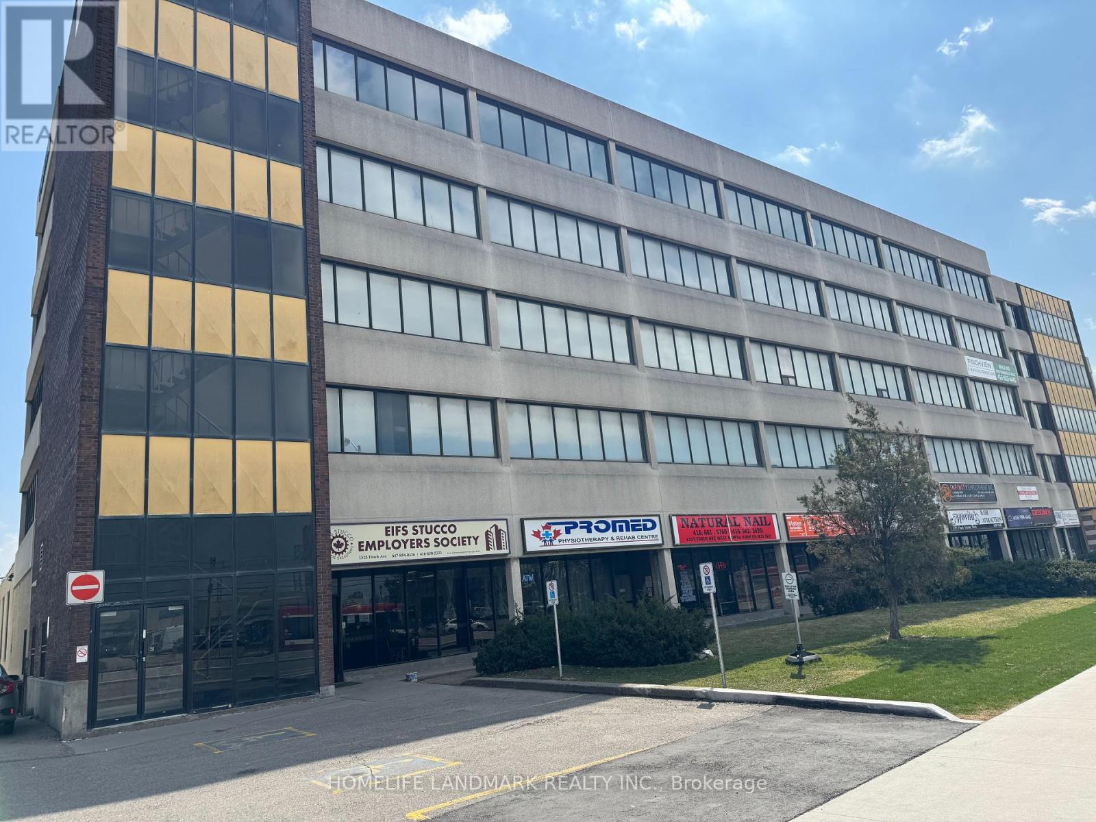 1315 Finch Avenue W, Toronto, Ontario  M3J 2G6 - Photo 1 - W12099589