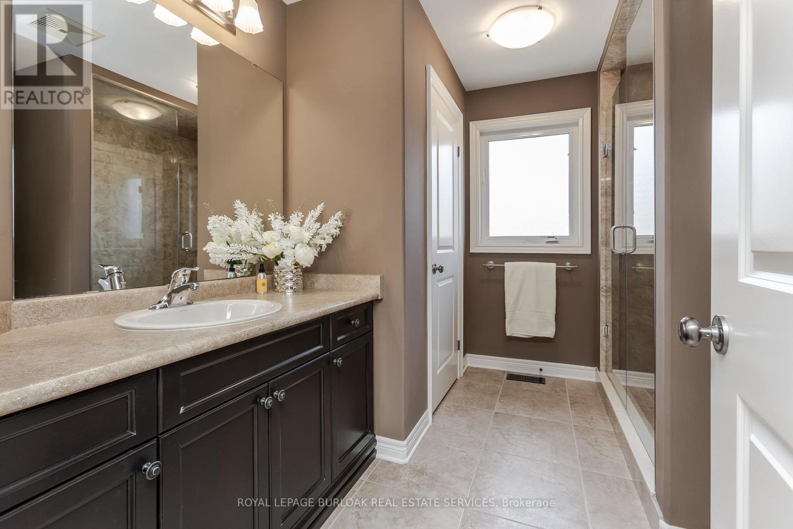 264 Dorchester Drive, Grimsby, Ontario  L3M 1P6 - Photo 21 - X12099511