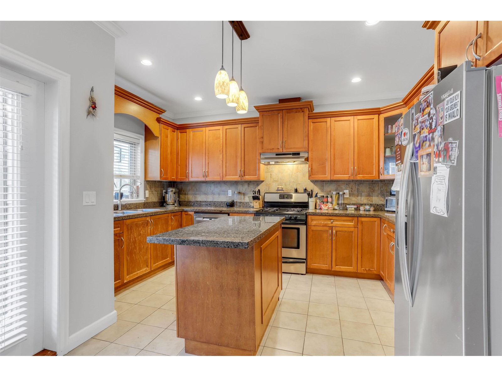 Property at 18 19219 67 AVENUE image 3