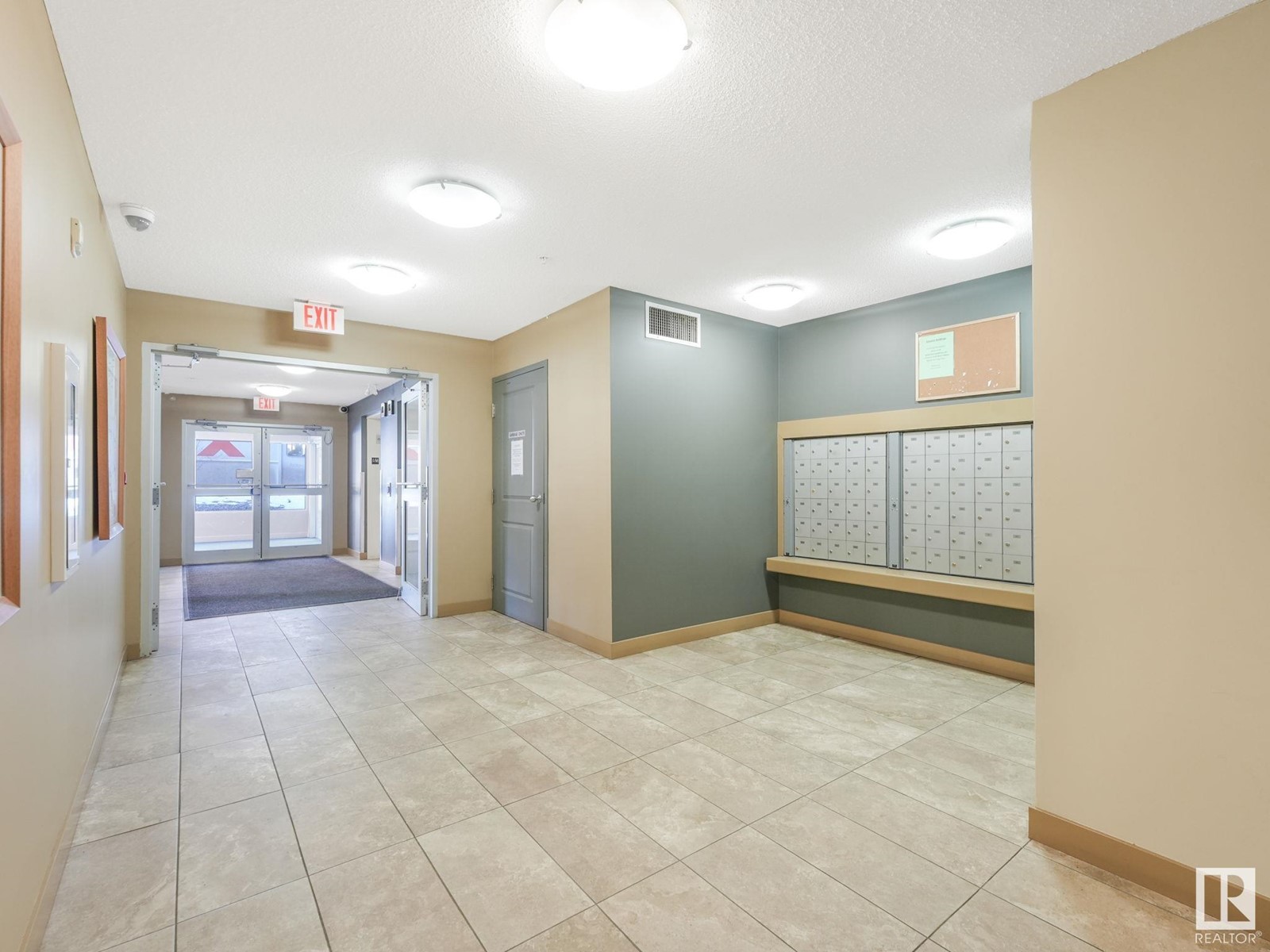 Property at #304 17003 67 AV NW image 3