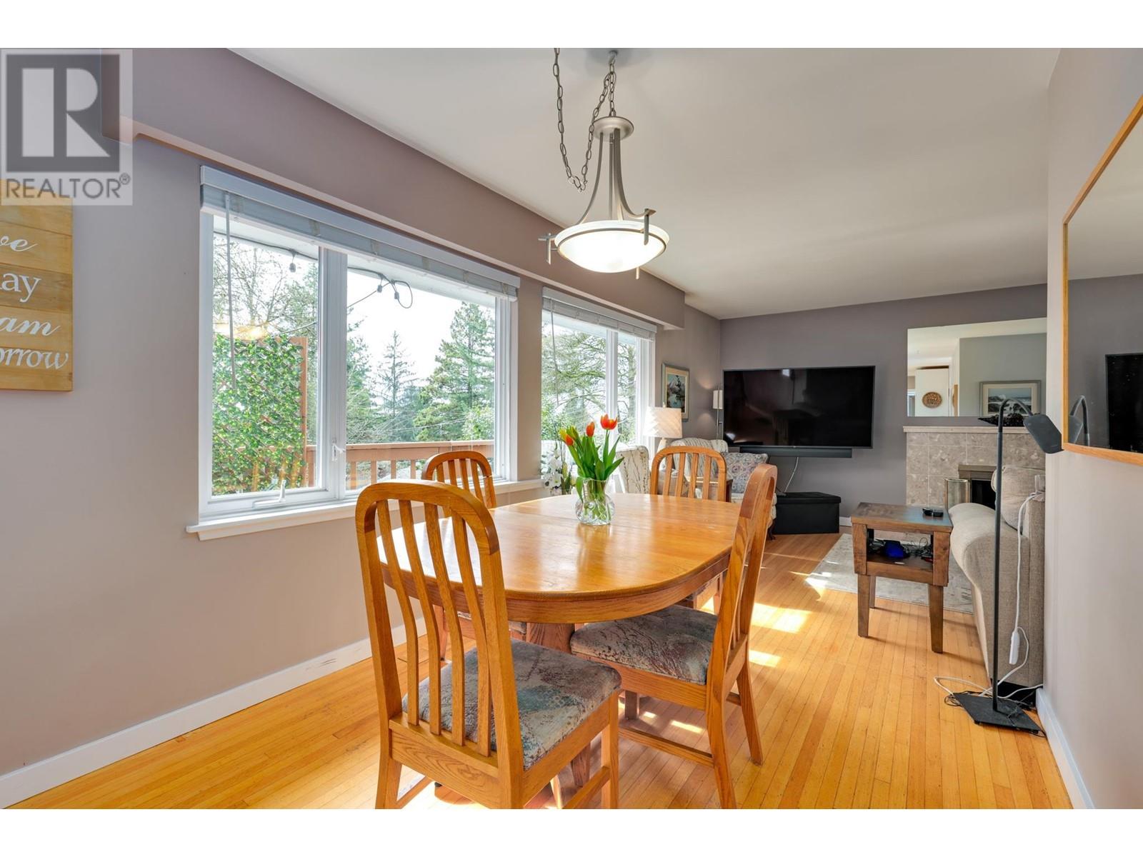 1263 Cloverley Street, North Vancouver, British Columbia  V7L 1N7 - Photo 6 - R2986245