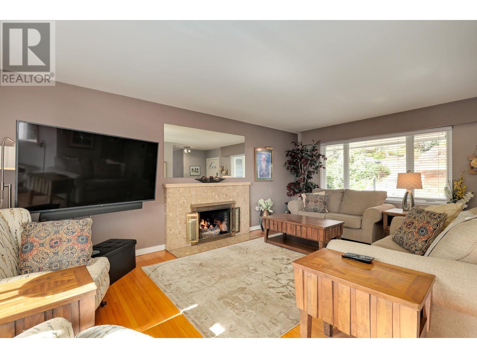 Property at 1263 CLOVERLEY STREET image 4