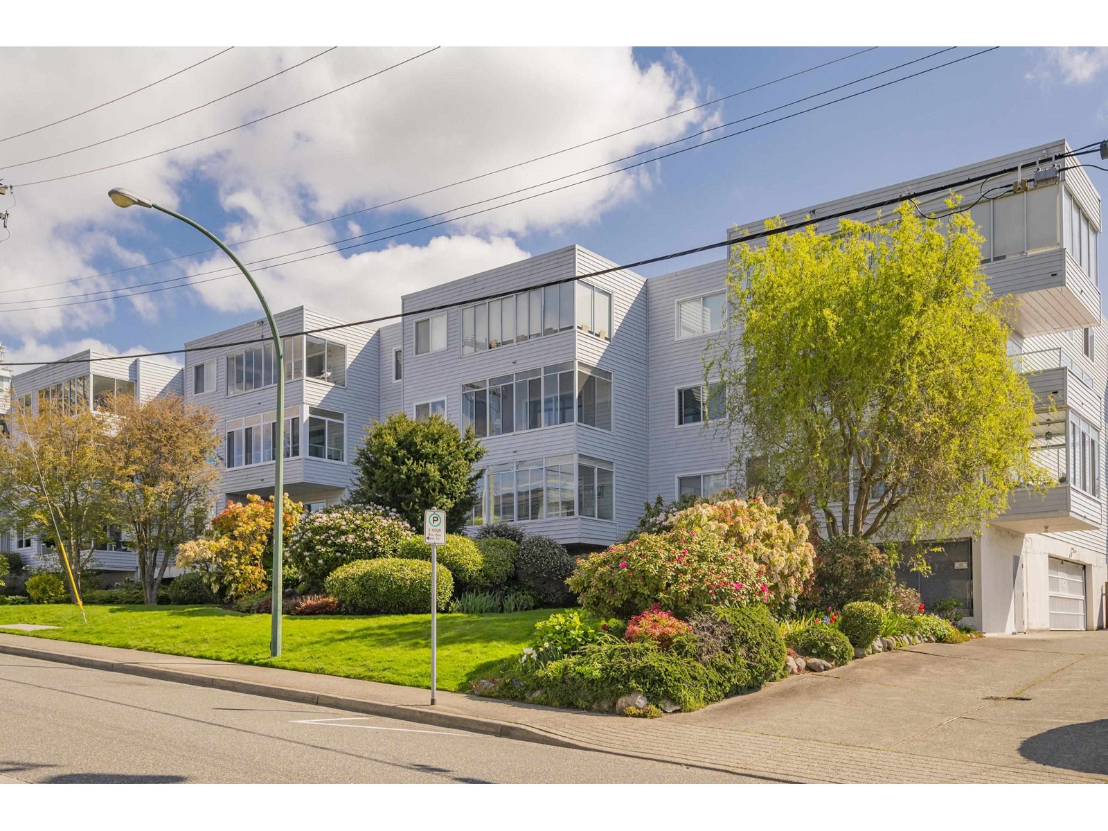 207 1354 Winter Street, White Rock, British Columbia  V4B 3Y1 - Photo 1 - R2993527