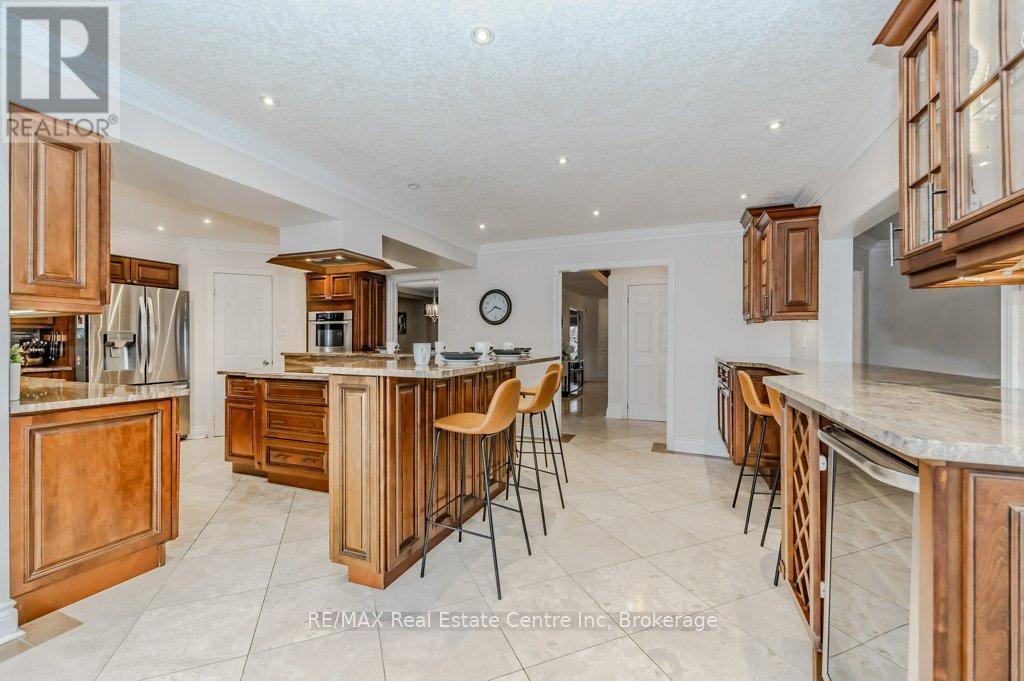 667 Burnett Avenue, Cambridge, Ontario  N1T 1P1 - Photo 11 - X12099608