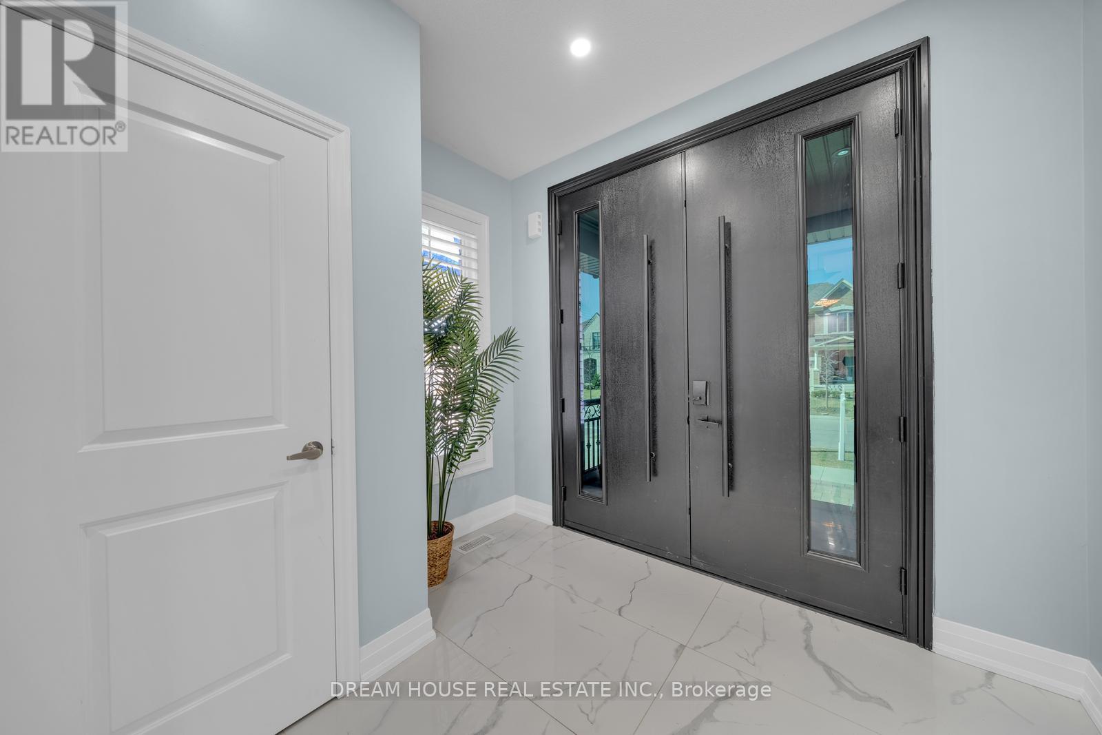 Property at 21 LOCKTON STREET image 2