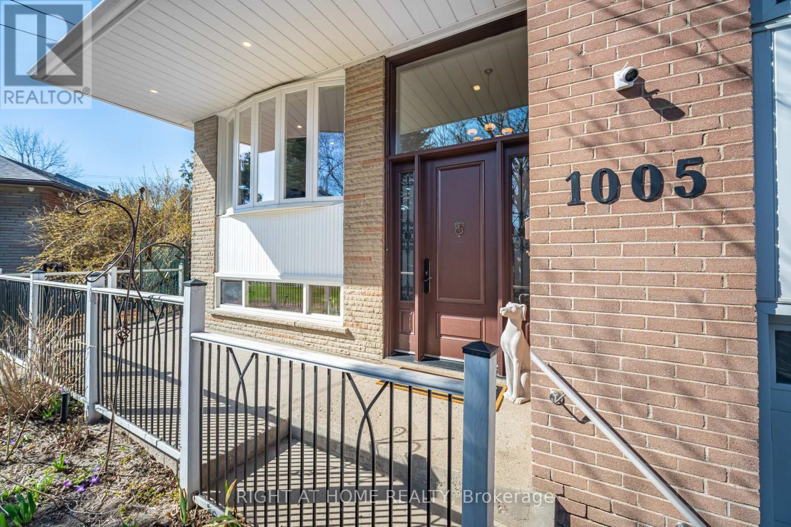 Property at 1005 DORMER STREET image 4