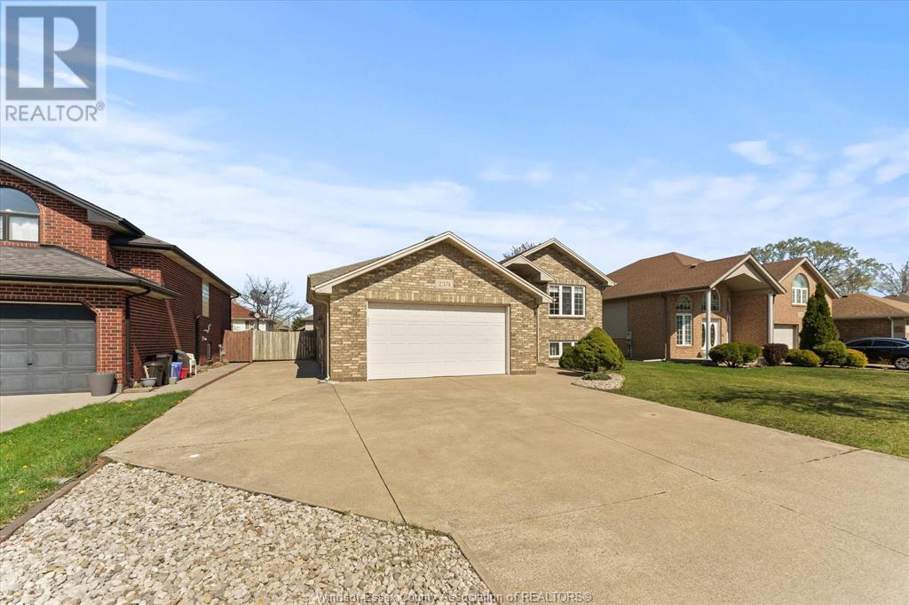 Property at 2374 ST. CLAIR AVENUE image 4