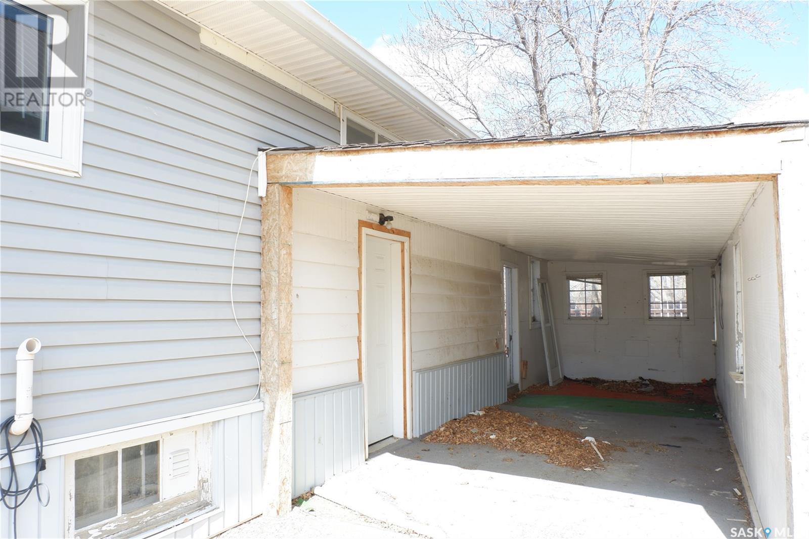 Property at 502 5th AVENUE W image 3