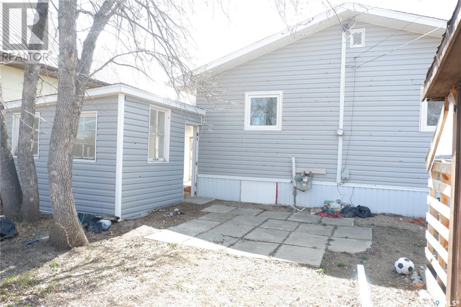 502 5th Avenue W, Assiniboia, Saskatchewan  S0H 0B0 - Photo 24 - SK003406