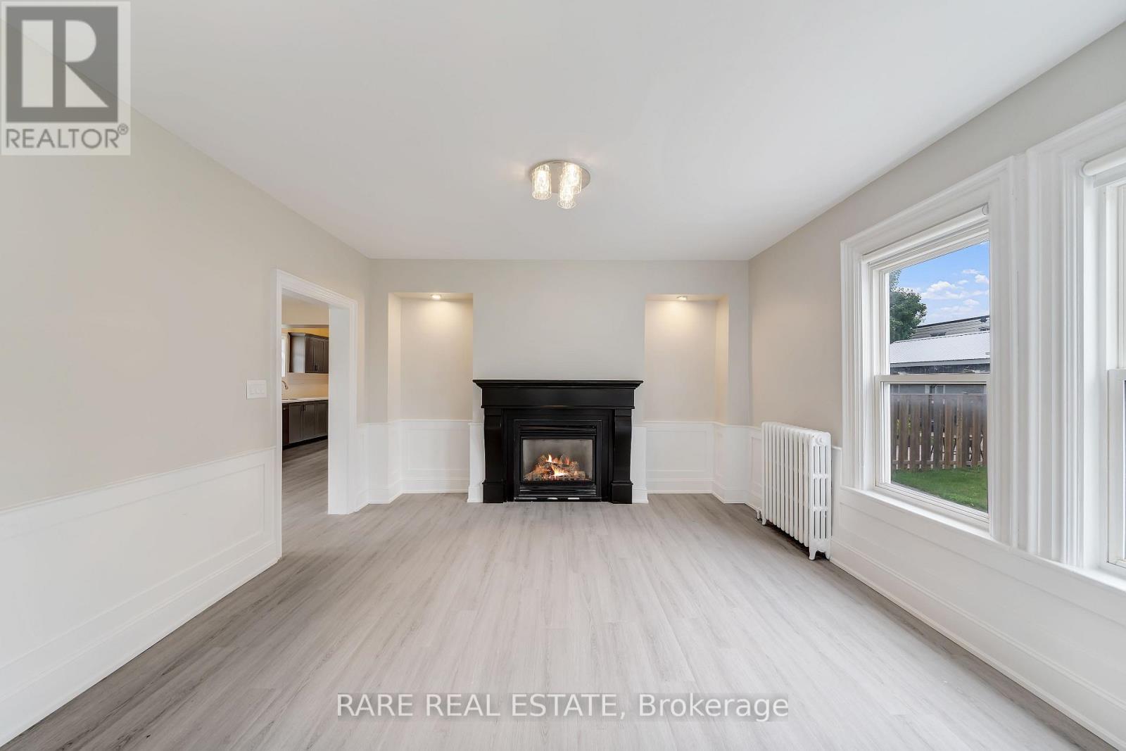 4372 Ontario Street, Lincoln (Beamsville), Ontario  L0R 1B0 - Photo 11 - X12099652