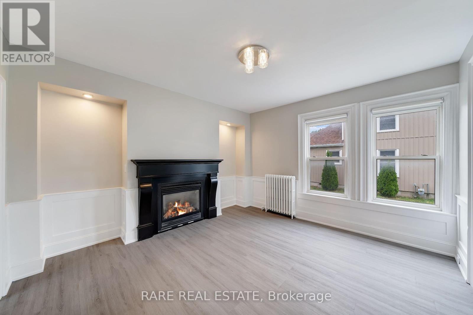 4372 Ontario Street, Lincoln (Beamsville), Ontario  L0R 1B0 - Photo 12 - X12099652