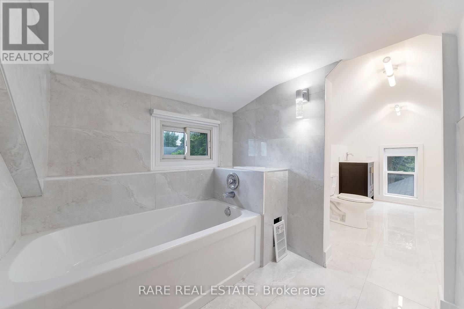 4372 Ontario Street, Lincoln (Beamsville), Ontario  L0R 1B0 - Photo 27 - X12099652