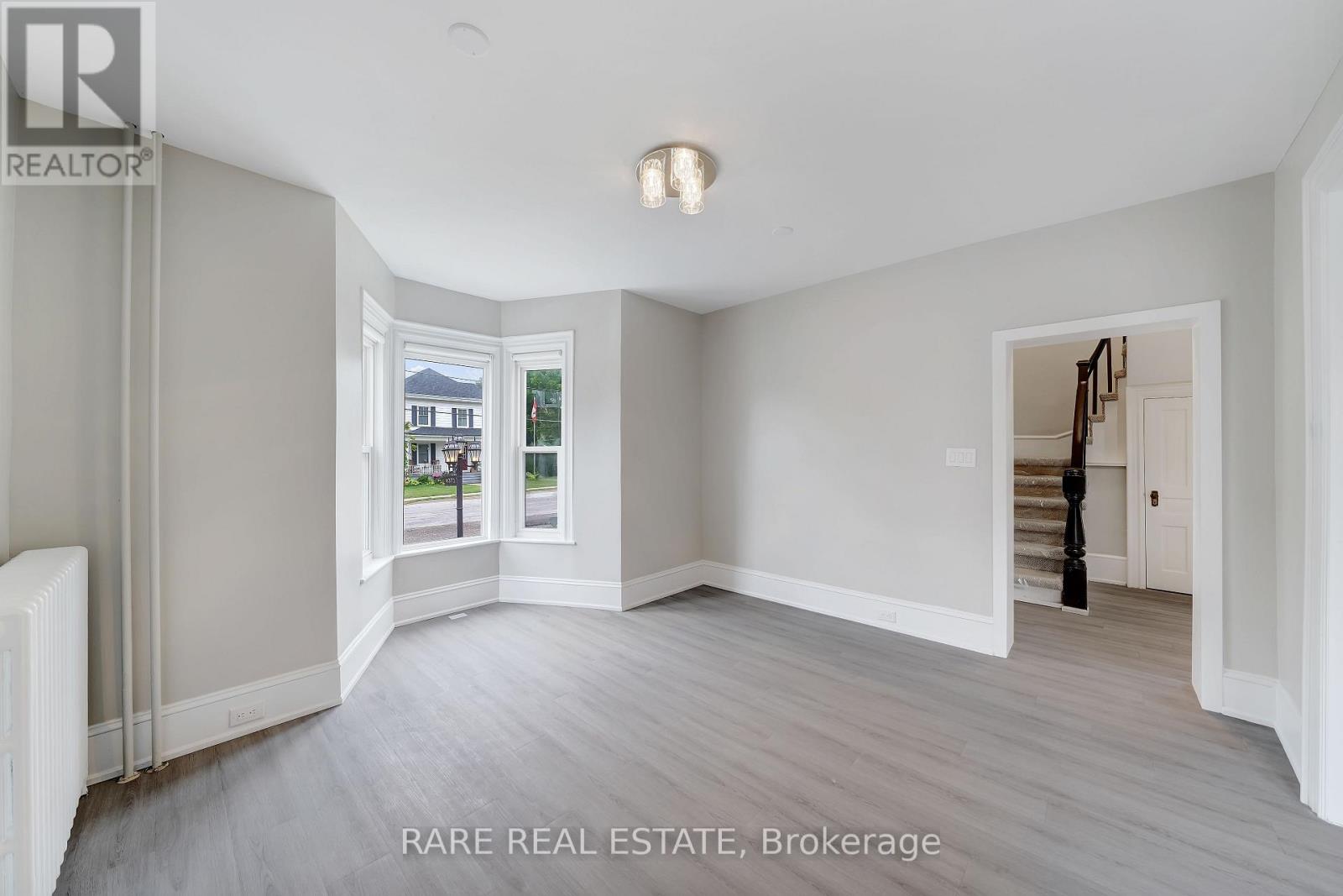 4372 Ontario Street, Lincoln (Beamsville), Ontario  L0R 1B0 - Photo 9 - X12099652