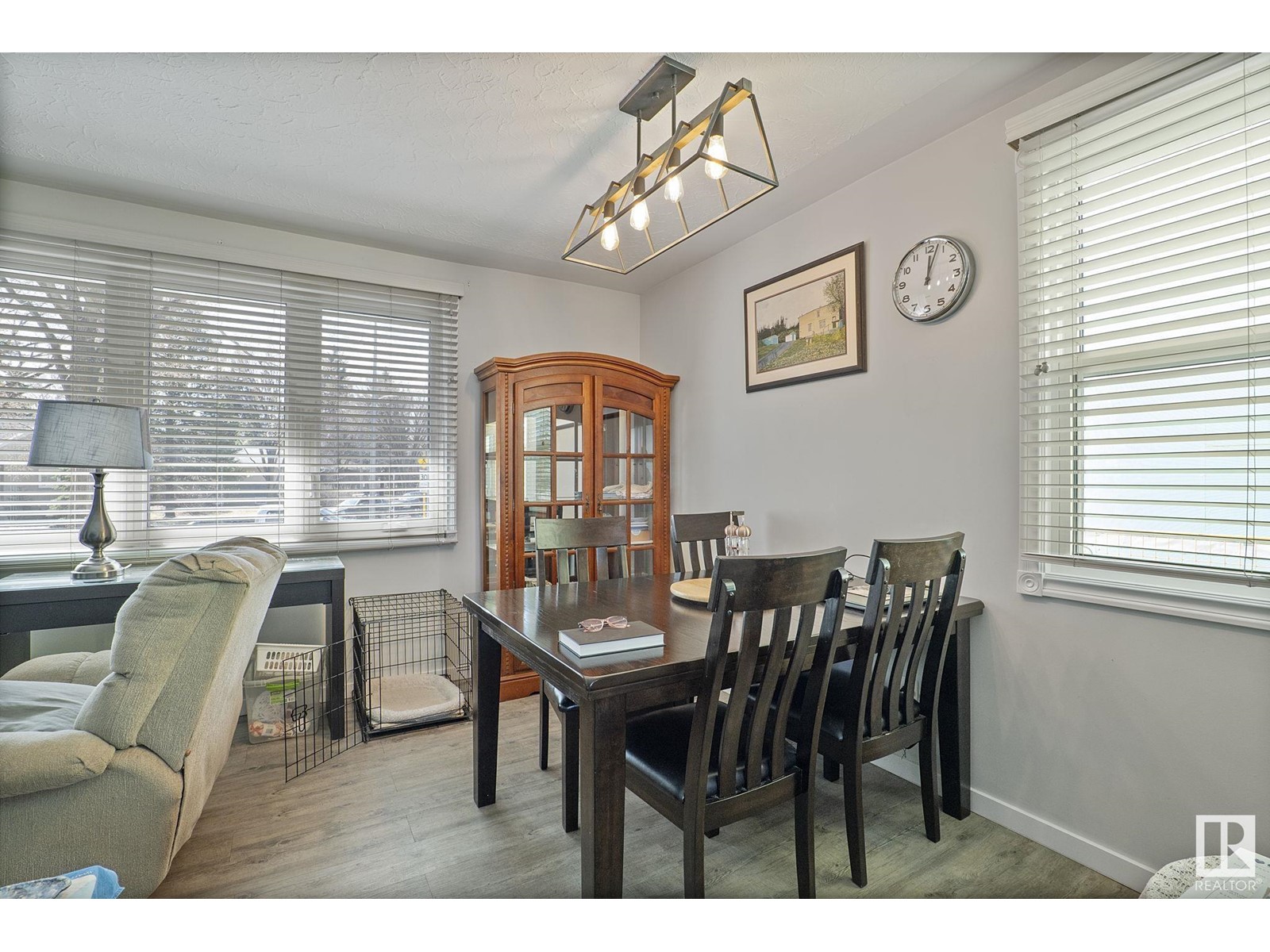Property at 7936 89 AV NW NW image 3