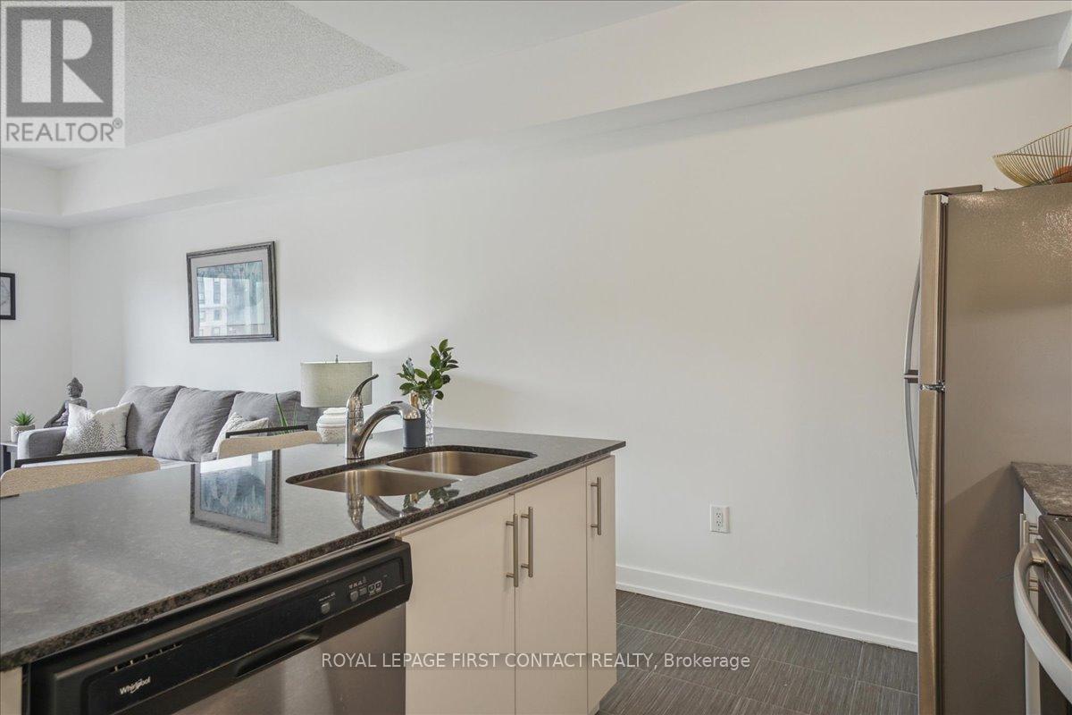 213 - 4 Spice Way, Barrie, Ontario  L9J 0M2 - Photo 13 - S11894679