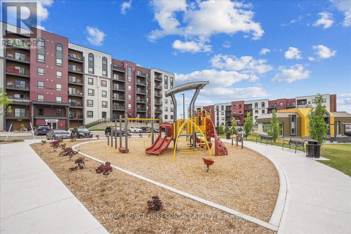 213 - 4 Spice Way, Barrie, Ontario  L9J 0M2 - Photo 37 - S11894679