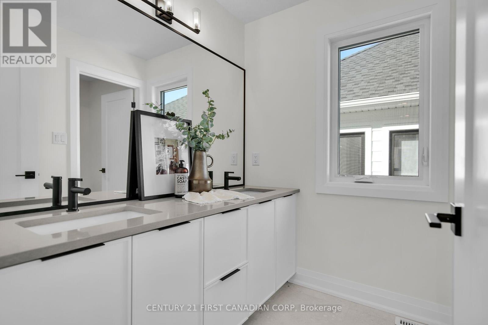 1918 Fountain Grass Drive, London South, Ontario  N6K 4P9 - Photo 24 - X12099669