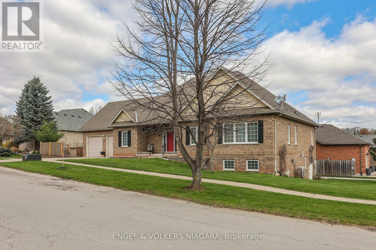 Property at 28 CHERRY RIDGE BOULEVARD N image 2