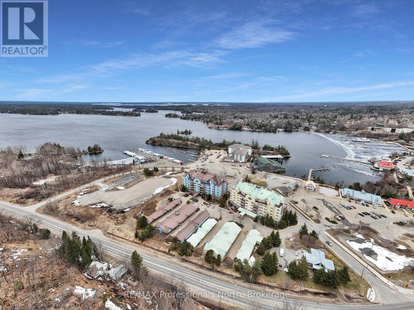 305 - 130 Steamship Bay Road, Gravenhurst, Ontario  P1P 1Z9 - Photo 2 - X12092431