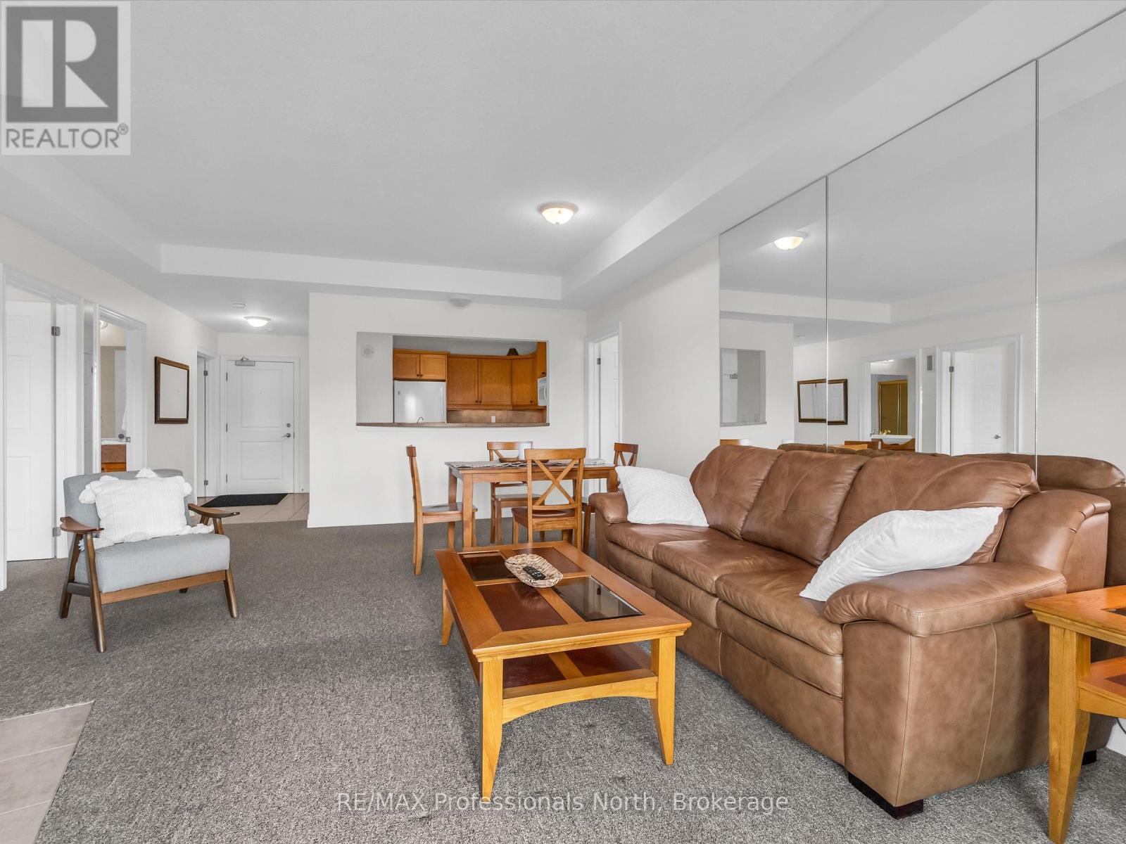 305 - 130 Steamship Bay Road, Gravenhurst, Ontario  P1P 1Z9 - Photo 7 - X12092431