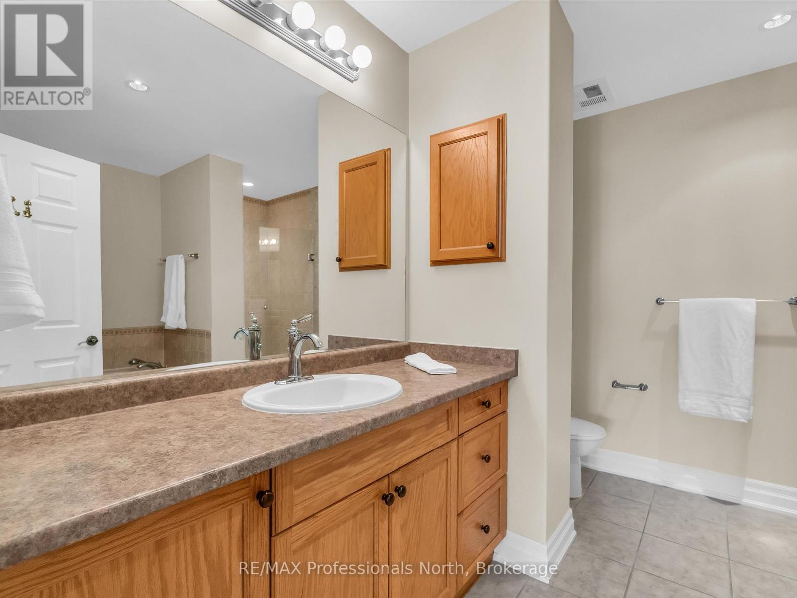 305 - 130 Steamship Bay Road, Gravenhurst, Ontario  P1P 1Z9 - Photo 17 - X12092431