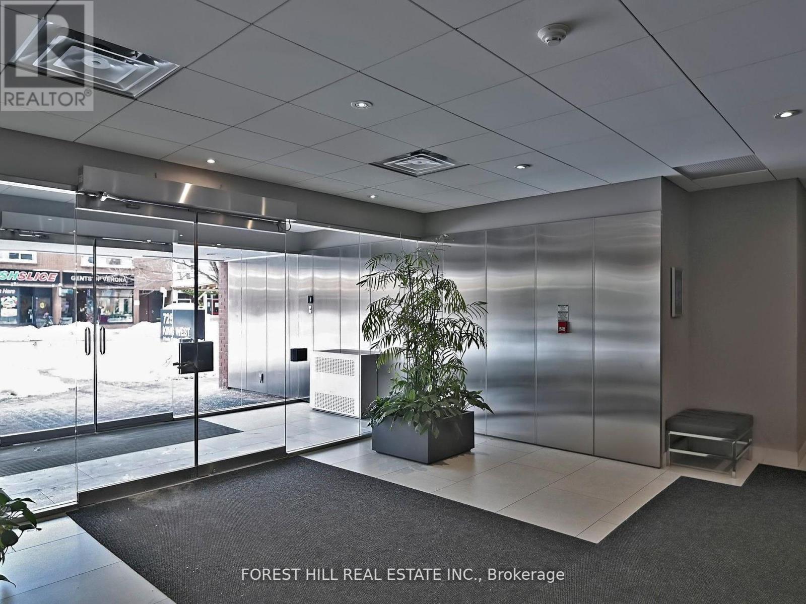 901 - 725 King Street, Toronto, Ontario  M5V 2W9 - Photo 3 - C12099670